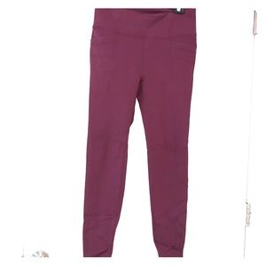 Athleta maroon leggings with 4 pockets (M)